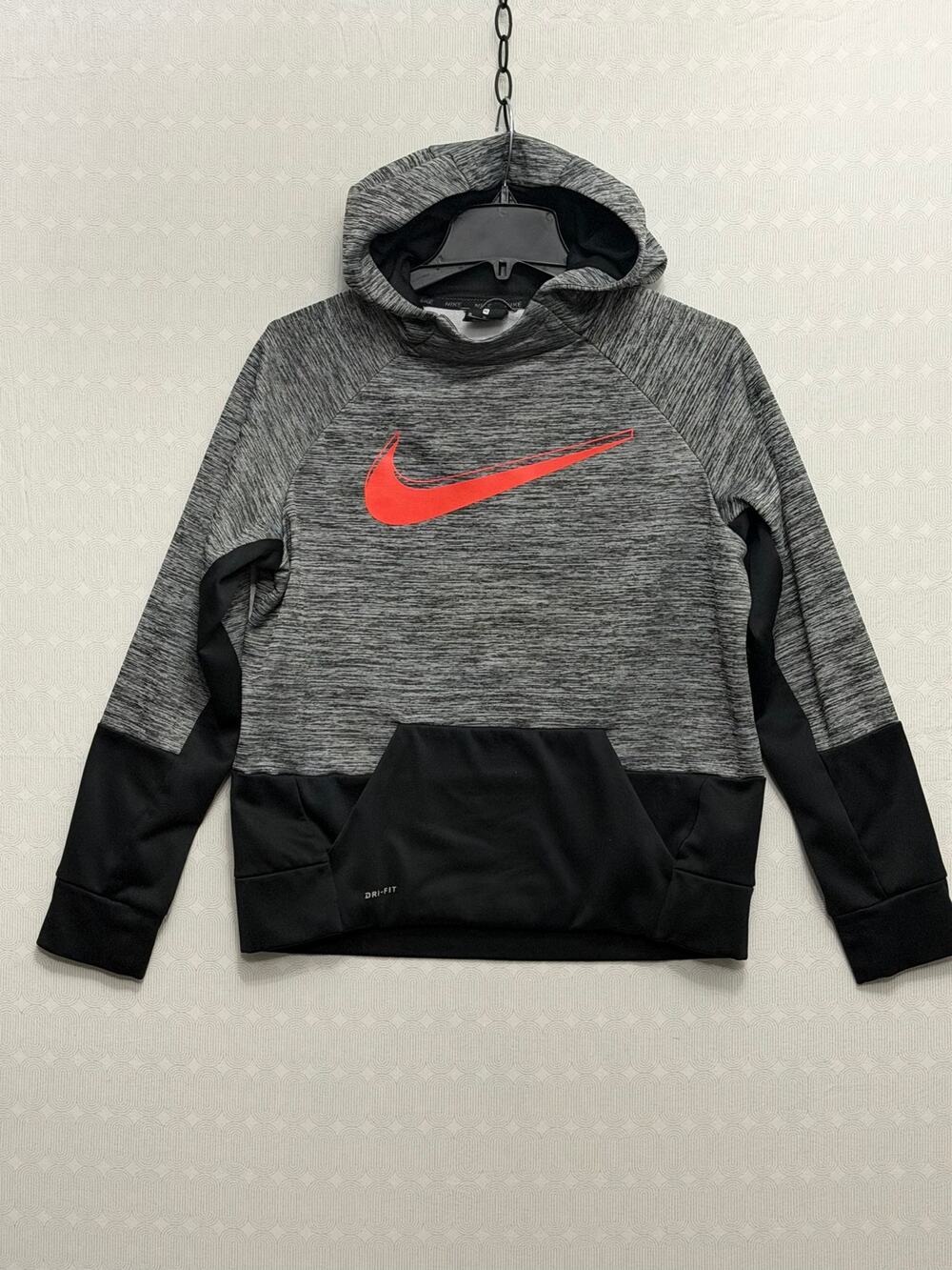 Nike Therma-Fit Hoodie Boy’s XL Gray Black Colorblock Orange Swoosh Pullover